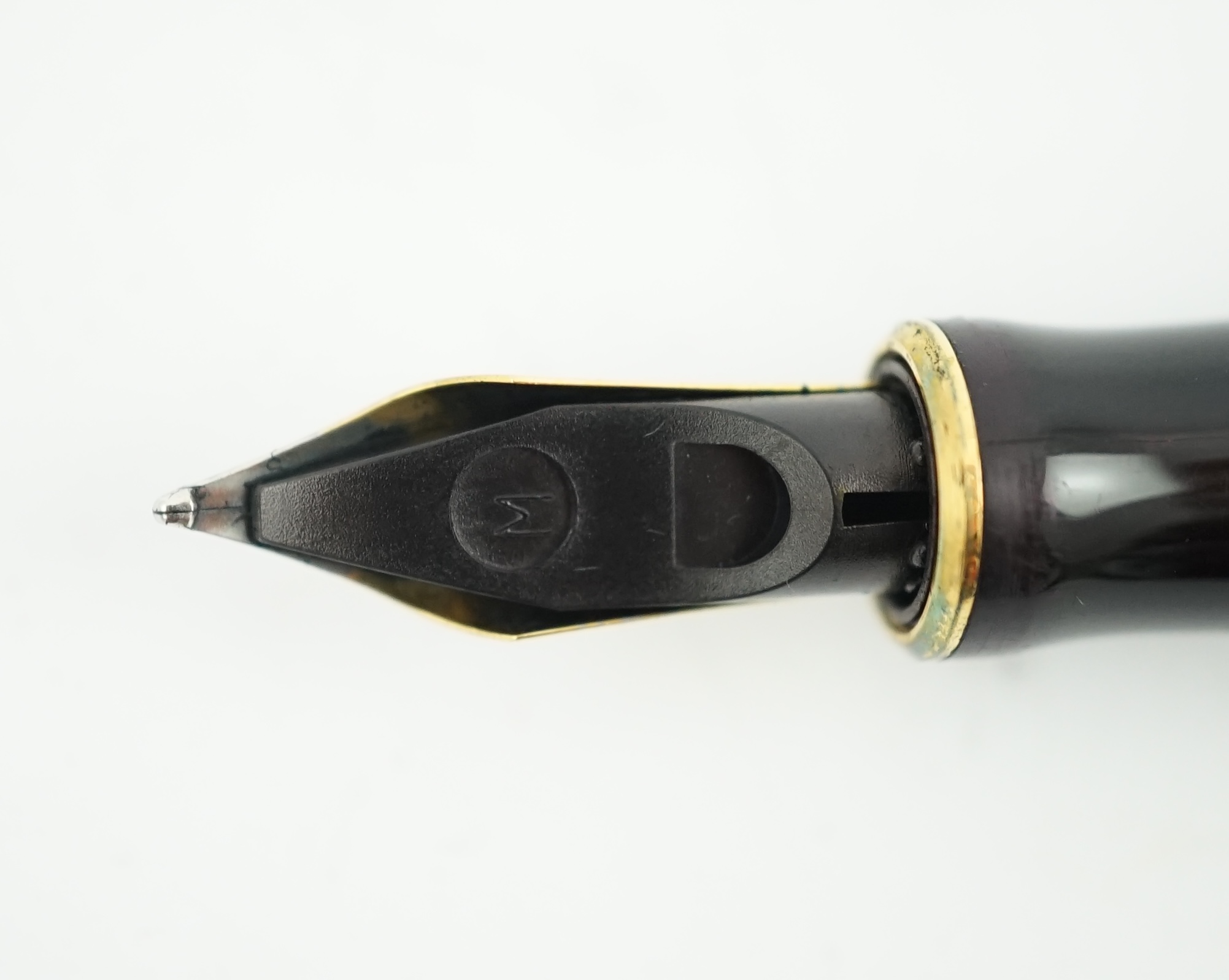 A Parker Duofold International in jade with med. nib